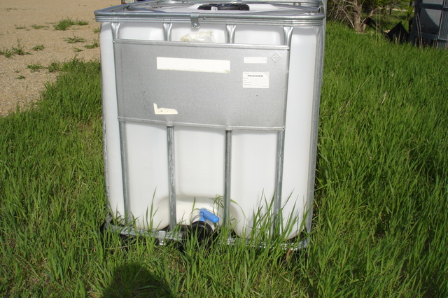 250-300 gal IBC container